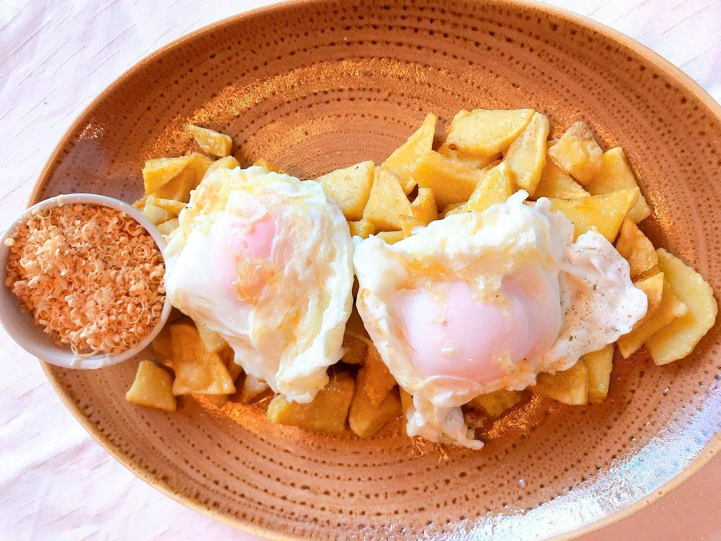 Huevos fritos con patatas